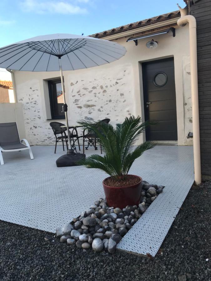 La Passionnante Gite Avec Spa Privatif Saint-Philbert-de-Bouaine Exteriör bild
